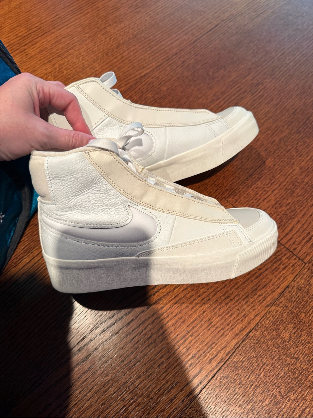 Nike Women's Blazer Mid Victory Skateboarding Shoes